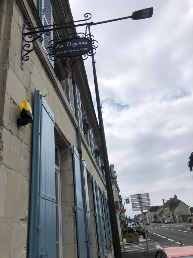 Suite En Chambre D'Hotes La Vigenna Les Ormes (Vienne) Exterior foto